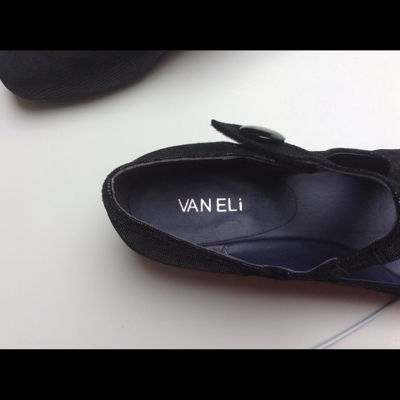 Shoes - Picture 4 of 5